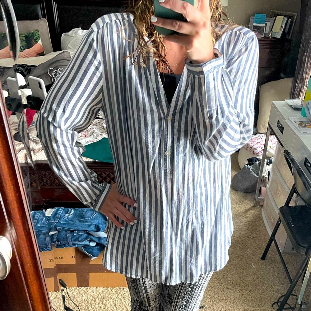 Blue and white long sleeve tunic top